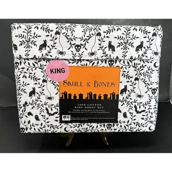 SKULL & BONES Cotton KING SHEET SET Skulls Spiders Bats Cat Ghosts Moons NIB NEW - Picture 2 of 7